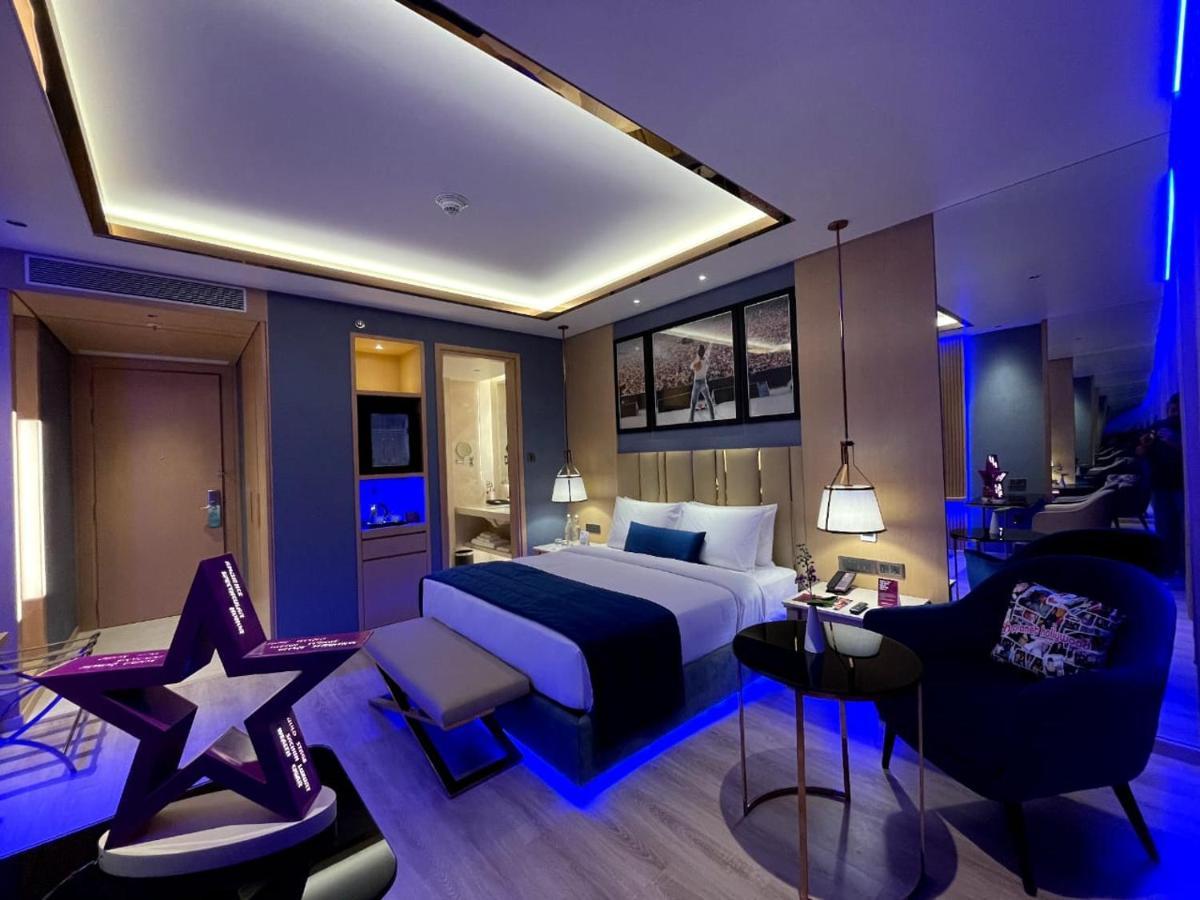 Planet Hollywood Thane Bagian luar foto