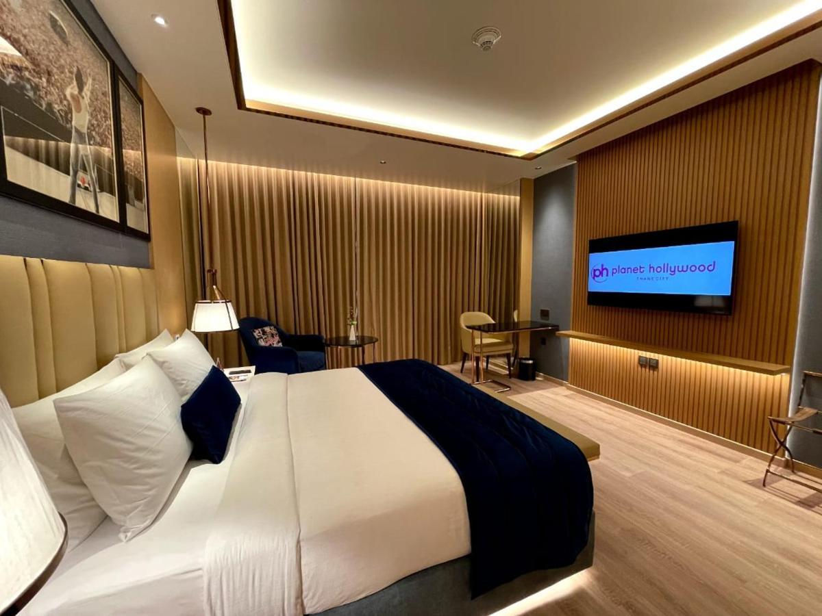 Planet Hollywood Thane Bagian luar foto