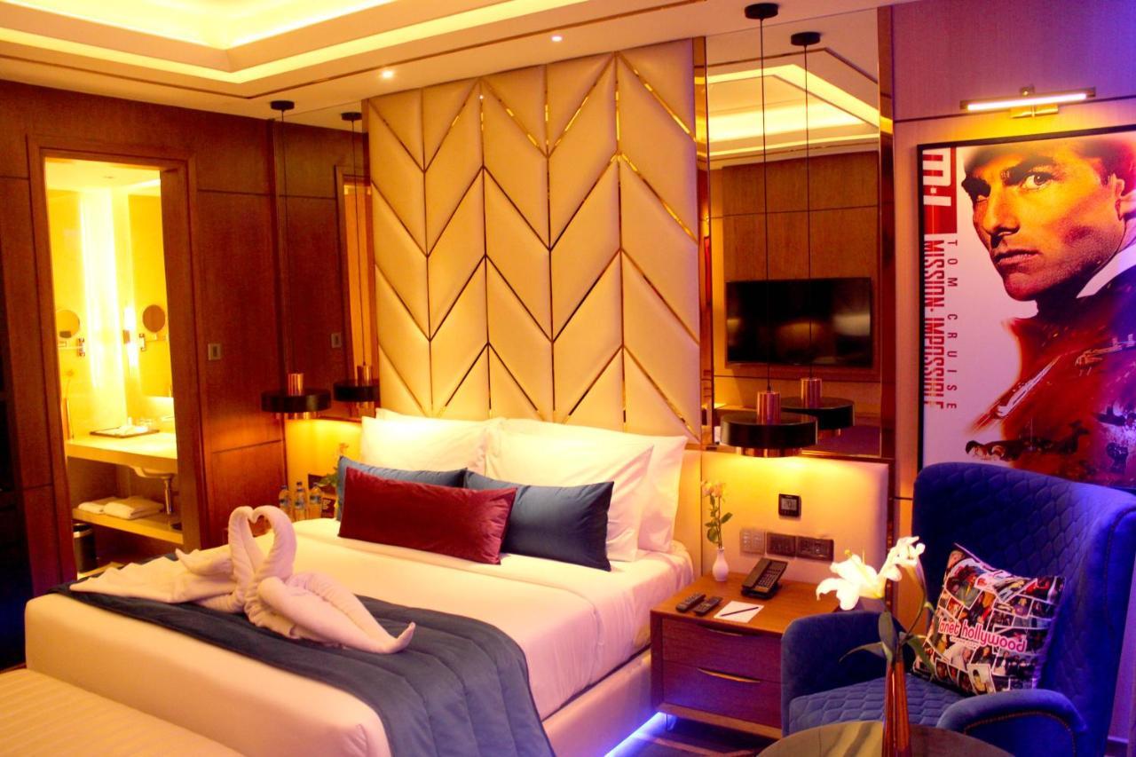 Planet Hollywood Thane Bagian luar foto