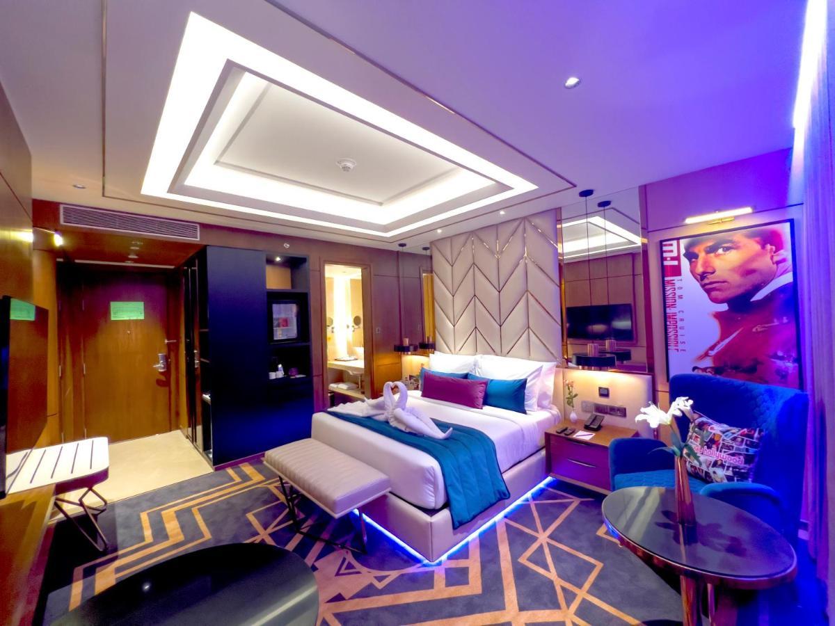 Planet Hollywood Thane Bagian luar foto