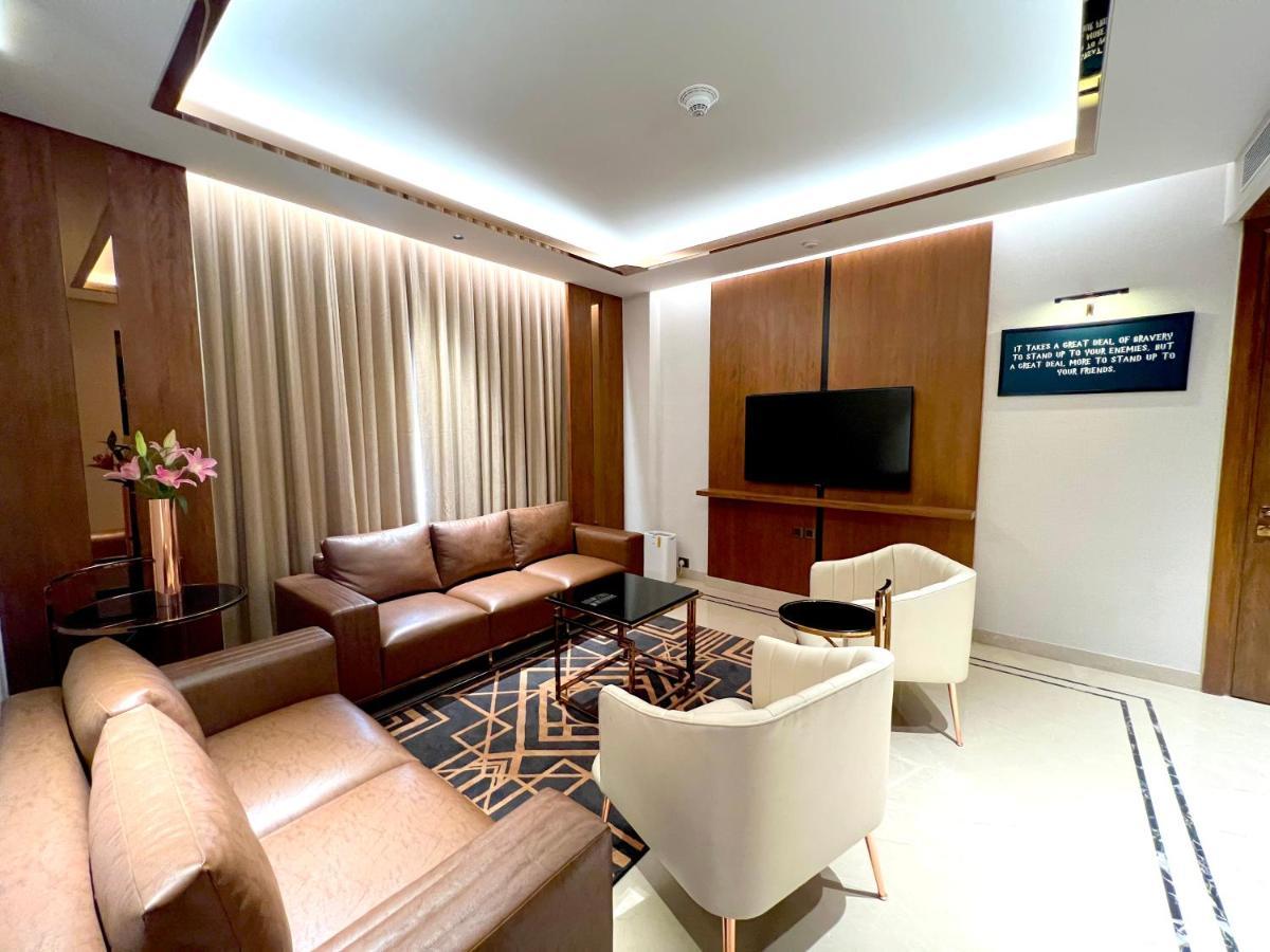 Planet Hollywood Thane Bagian luar foto